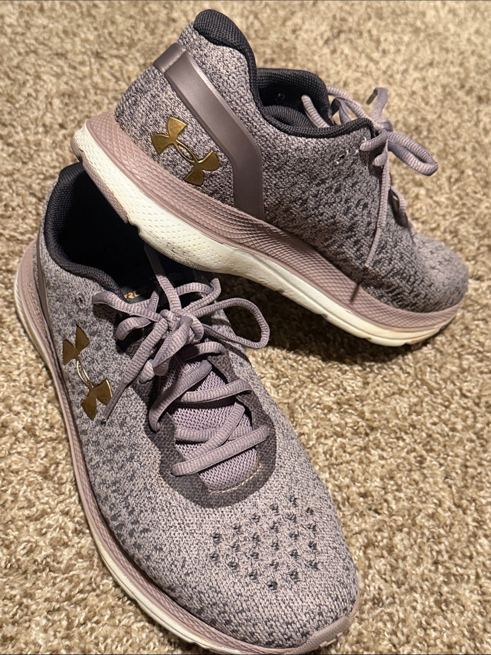 Women’s Under Armour Charged Impulse Knit Sneakers (9) lavender & gold
